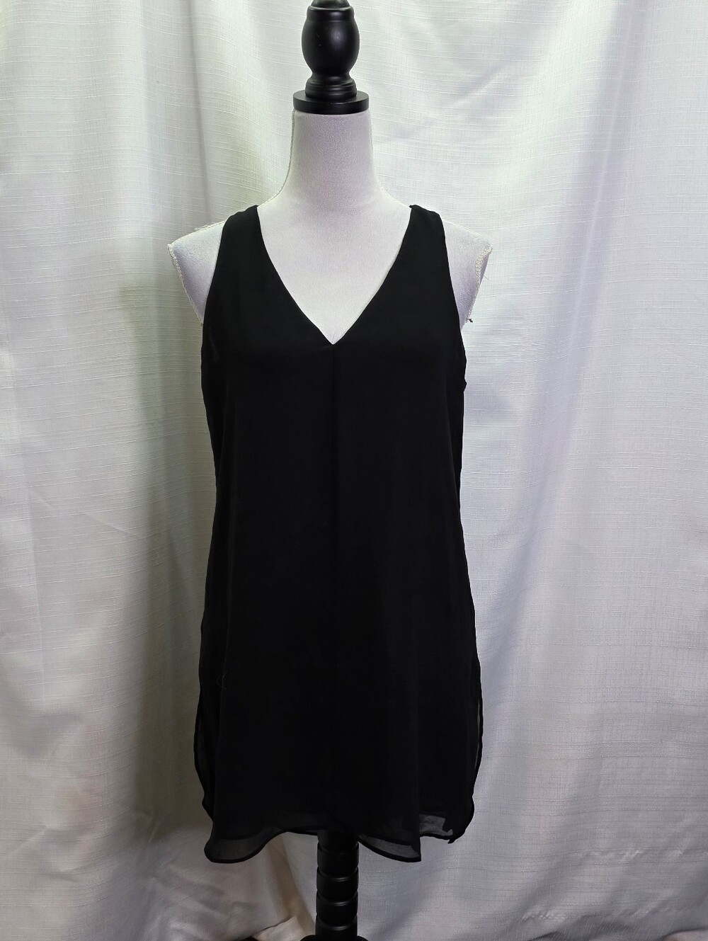 White House Black Market Black Sheer Flowy Longline Sleeveless Blouse Size Small